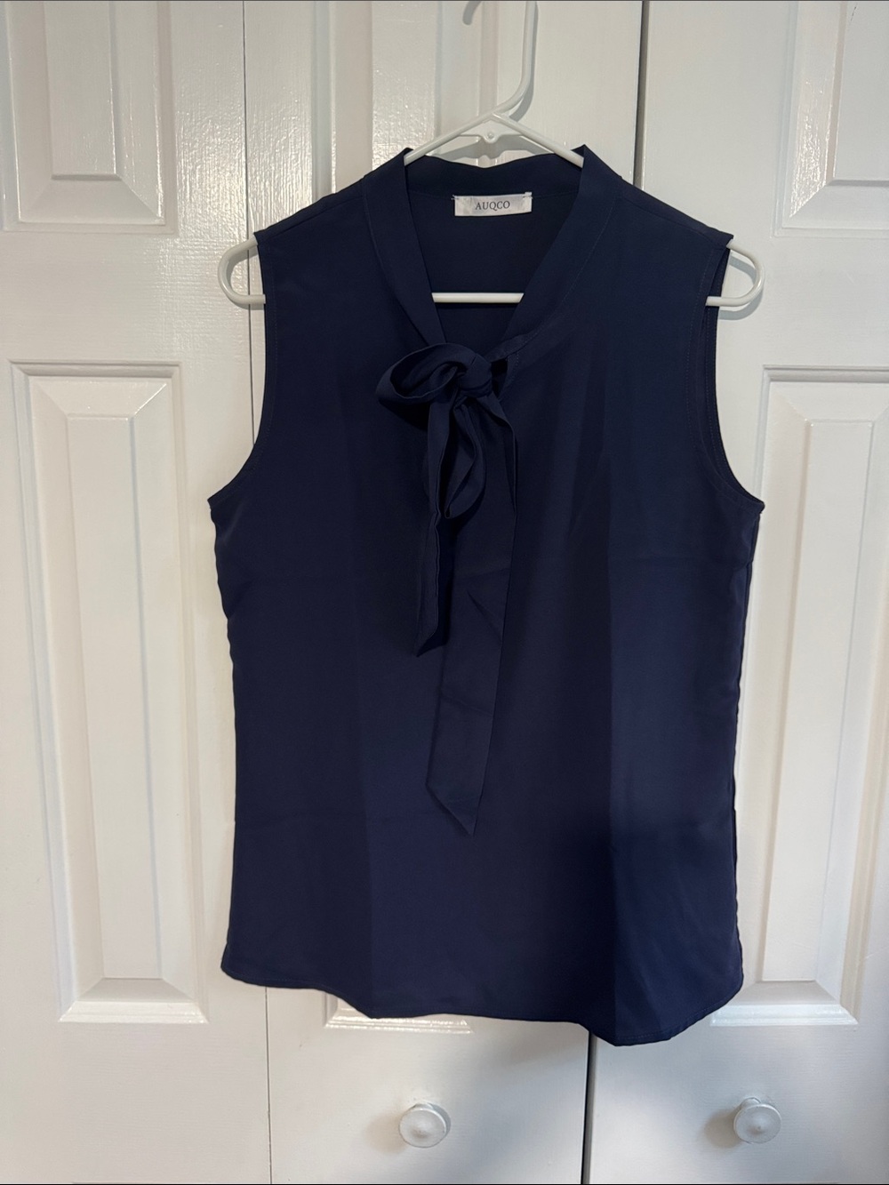 Auqco Navy Tie-Neck Sleeveless blouse